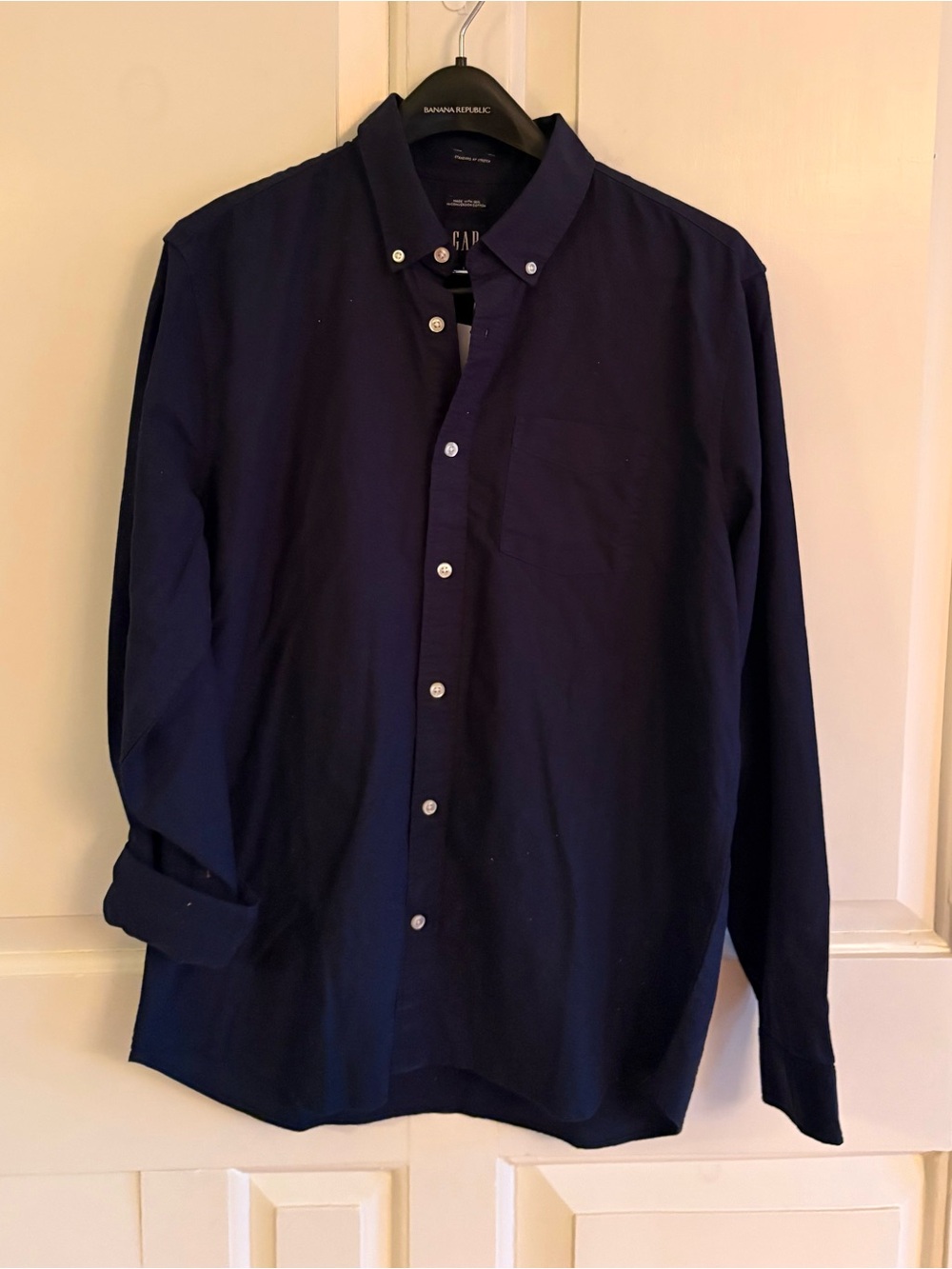GAP Men’s Button-Down Shirt in Navy Blue